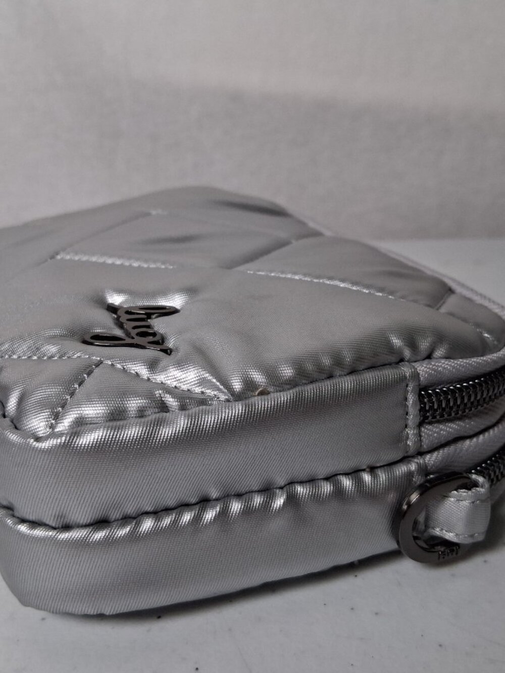 LUG Purse Coupe SE Quiled Metallic Silver Small Crossbody Bag Zipper 7" - Picture 10 of 16